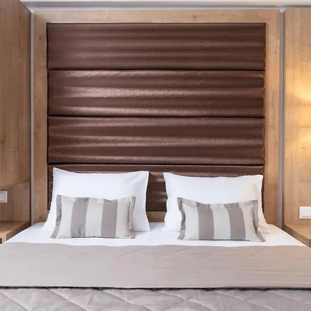 Aparthotel Premium Sarti